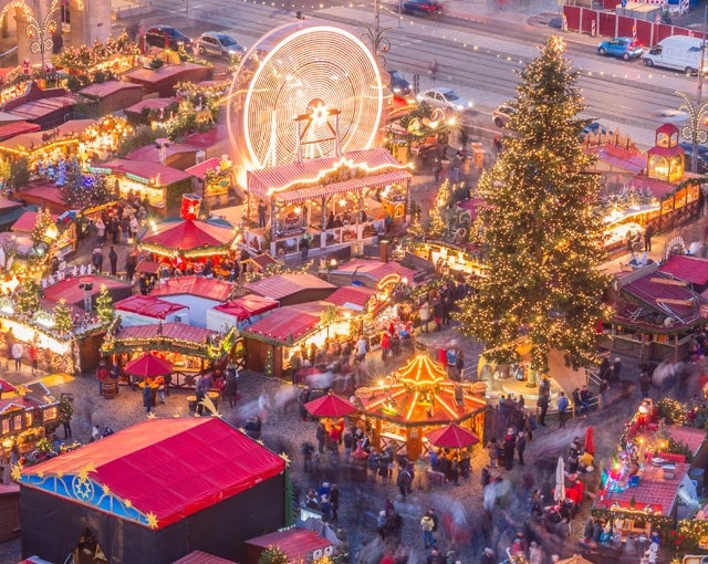 dresden-christmas-stryclmarkt-min.jpg