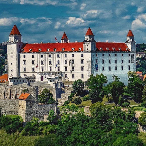 bratislava-hrad.jpg