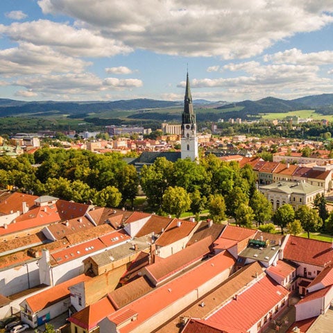 Panorama města Spišská Nová Ves s kostelem